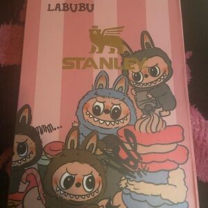 Stanley Pink and Gold z💋💋💋 SOLD 💋💋💋 Stanley 40 ounce brand new inbox